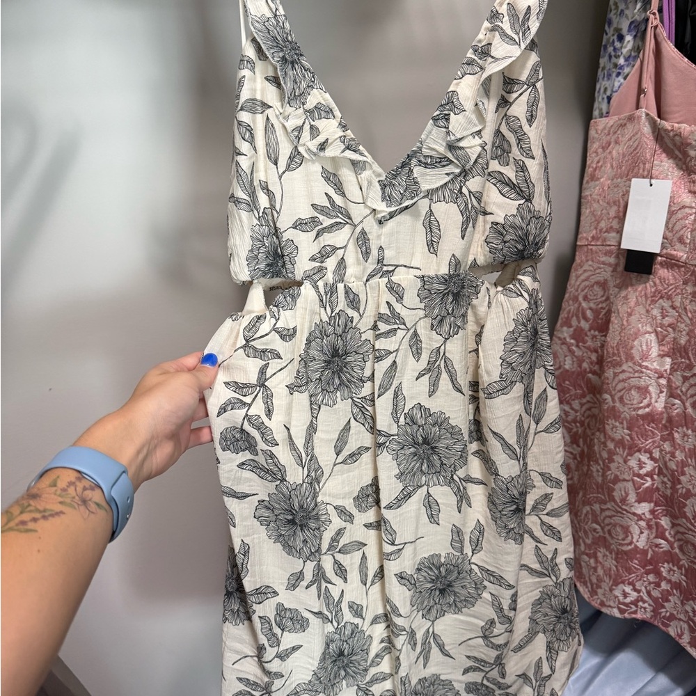 Abercrombie & Fitch Black Floral Cream Dress